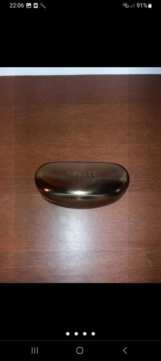 estuche gafas Guess