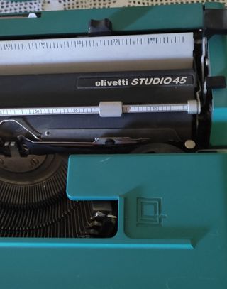Maquina de escribir años 70