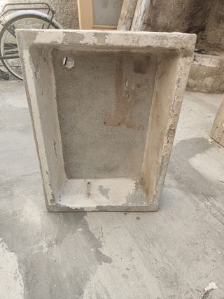 Pila de lavar antigua piedra