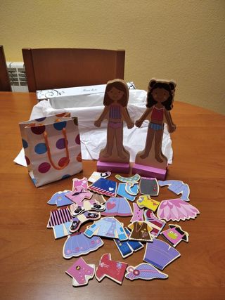 Muñecas imantadas+30 prendas de vestir