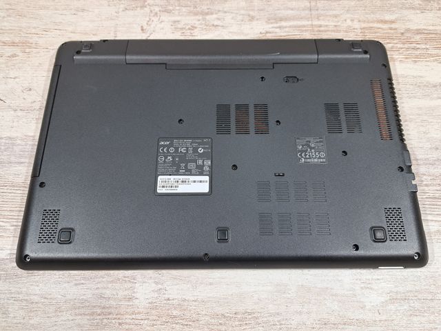 Portátil Acer Aspire E5-571G i3 4005U 8GB 240SSD
