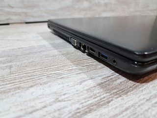 Portátil Acer Aspire E5-571G i3 4005U 8GB 240SSD
