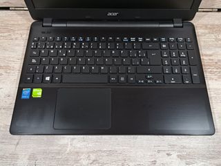 Portátil Acer Aspire E5-571G i3 4005U 8GB 240SSD