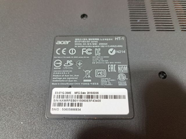 Portátil Acer Aspire E5-571G i3 4005U 8GB 240SSD