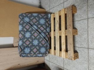 Cama para mascotas en Palets