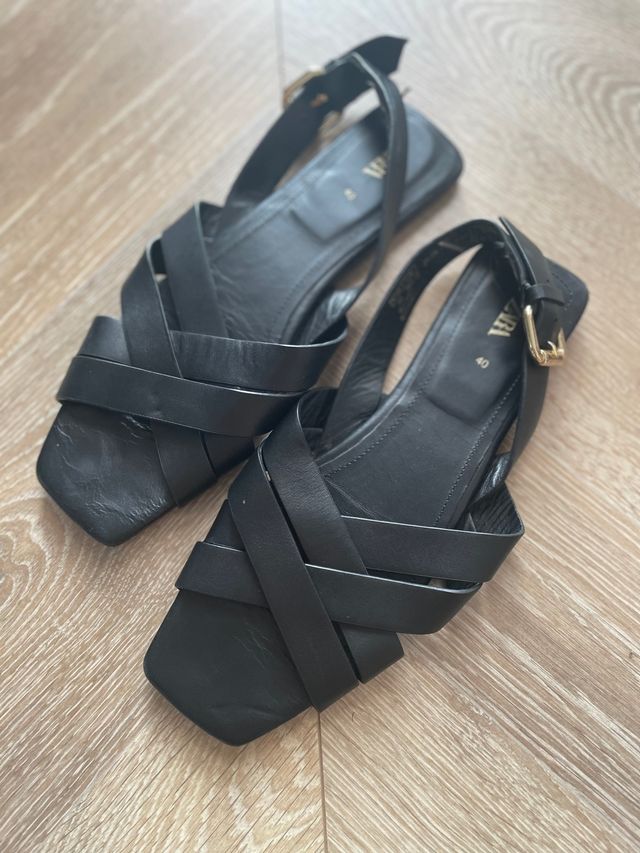 sandalias planas piel negras
