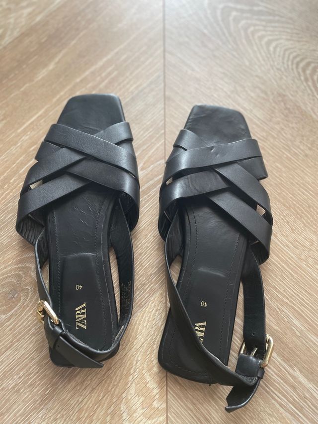 sandalias planas piel negras