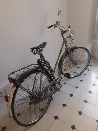 Bicicleta antigua parisina