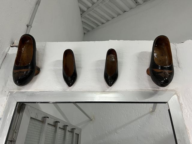Zuecos  y zapatos típicos Galicia de madera