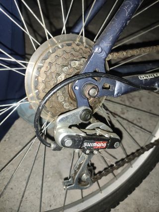 Bicicleta MONTAÑA GIANT