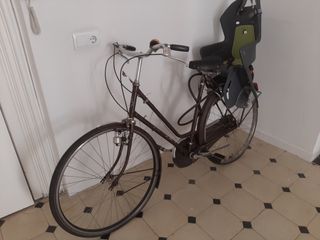 Bicicleta antigua parisina