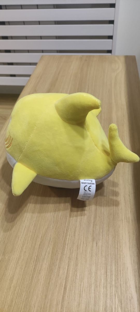 Baby shark amarillo