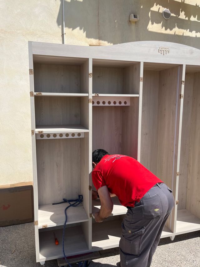 Servicios de Montadores de mobiliarios en general