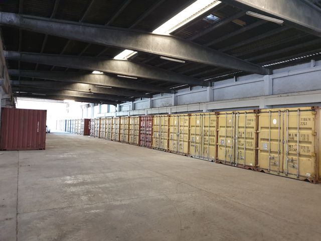 GUARDAMUEBLES TRASTEROS ALMACENES