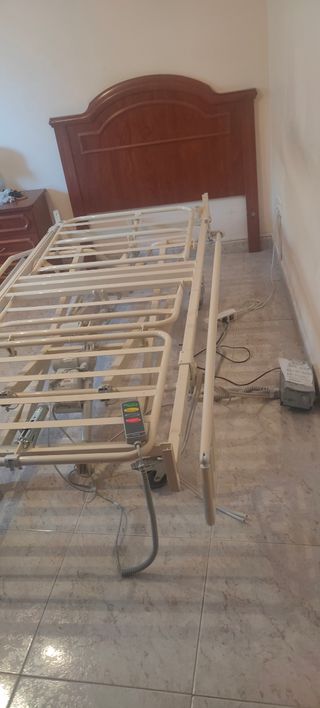 Cama articulada + colchón antiescaras + motor