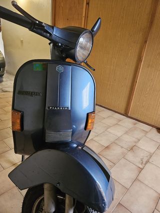 Vespa Iris 200