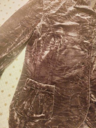 Chaqueta terciopelo y pantalón bordado