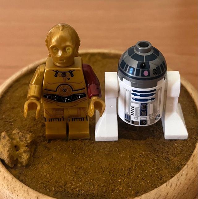 Diorama casero Lego Star Wars. C3PO y R2D2.