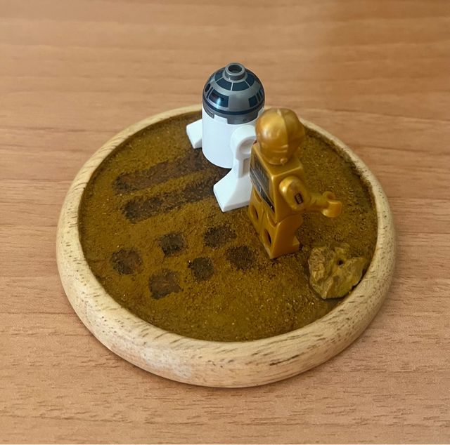 Diorama casero Lego Star Wars. C3PO y R2D2.