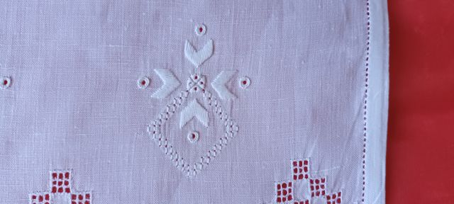 Set Asciugamani vintage puro lino ricamo a mano