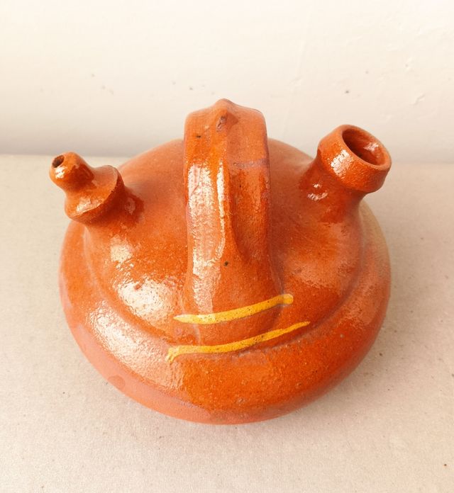 Botijos vintage y figura