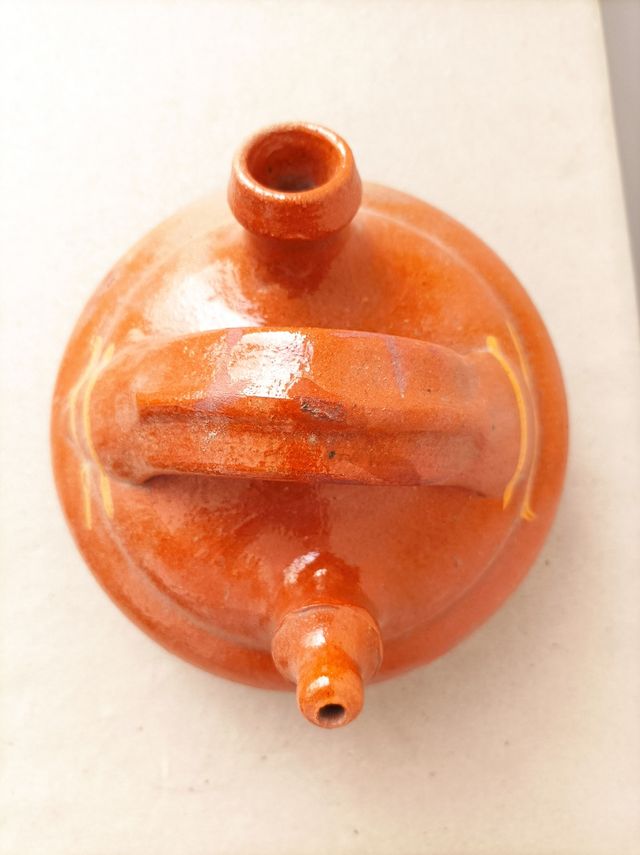 Botijos vintage y figura