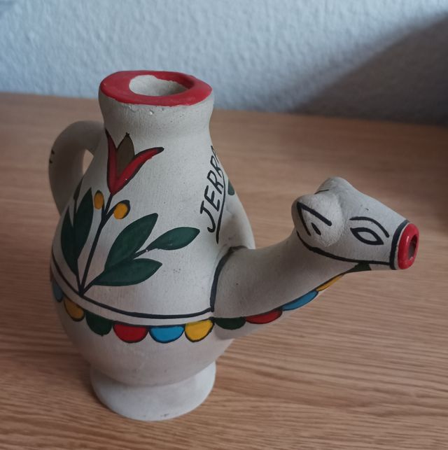 Botijos vintage y figura