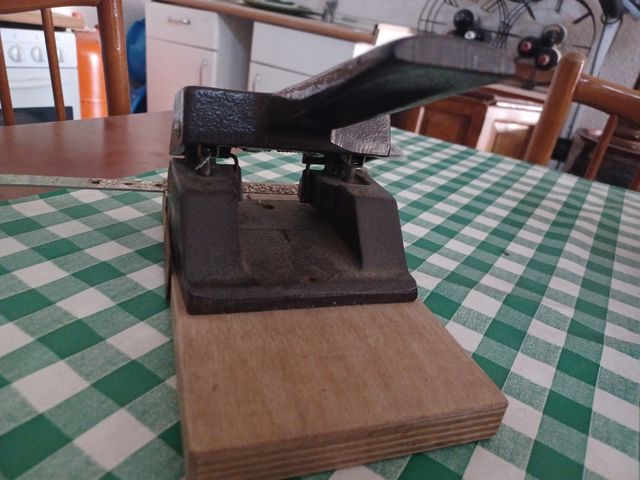 Perforadora taladradora vintage