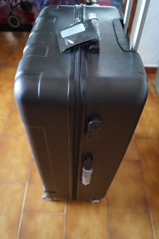 Maleta grande 23 kgs + pequeña 10 kgs + Neceser