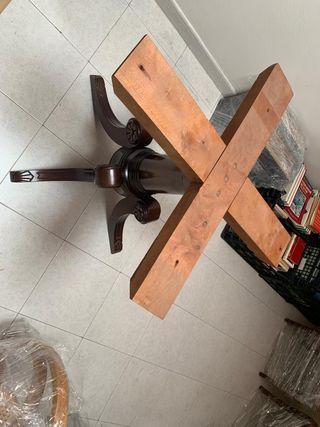 Mesa salon-comedor ovalada