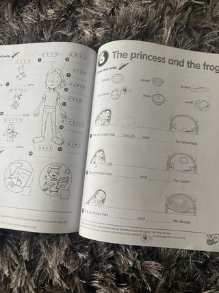 2Prim Bugs World 2 ( Busy book)