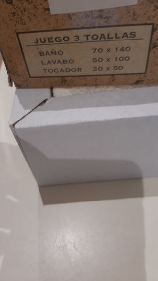 JUEGO DE TOALLAS. Nuevas.