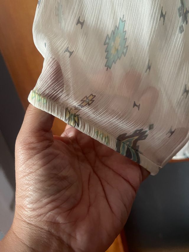 Blusa semi transparente