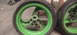 Llantas y cubiertas para Piaggio NGR