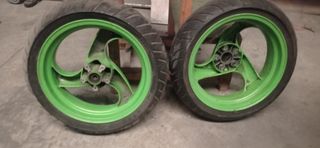 Llantas y cubiertas para Piaggio NGR