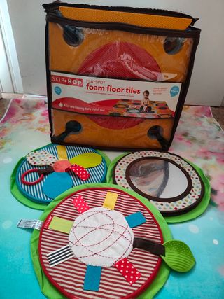 Alfombra puzzle Skip Hop + Accesorio 