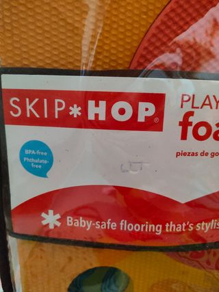 Alfombra puzzle Skip Hop + Accesorio 
