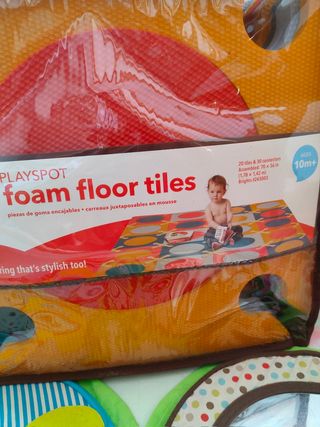 Alfombra puzzle Skip Hop + Accesorio 