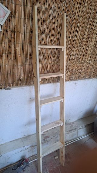 escalera litera en madera natural