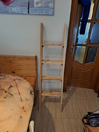 escalera litera en madera natural