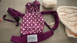 Mochila para porteo bebé Ergobaby morada y fucsia