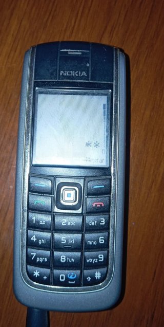 Móvil antiguo Nokia 6021