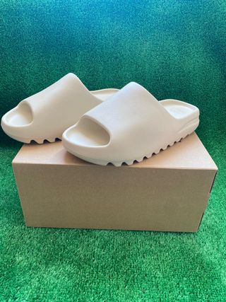 YEEZY SLIDE BONE