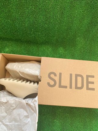 YEEZY SLIDE BONE