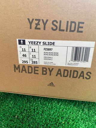 YEEZY SLIDE BONE
