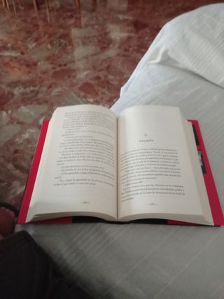 Libro Reina Roja, nuevo.