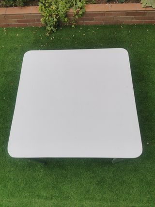 Mesa de aluminio en muy buen estado!