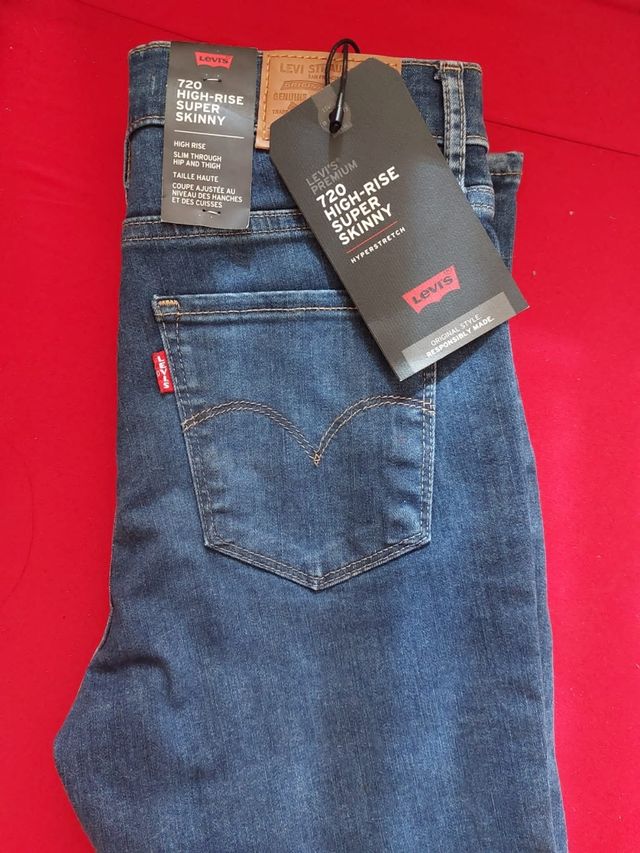 Levis 720 nuevos talla 27/32 super skinny