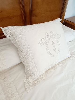 Colcha/edredón con encaje de bolillos 