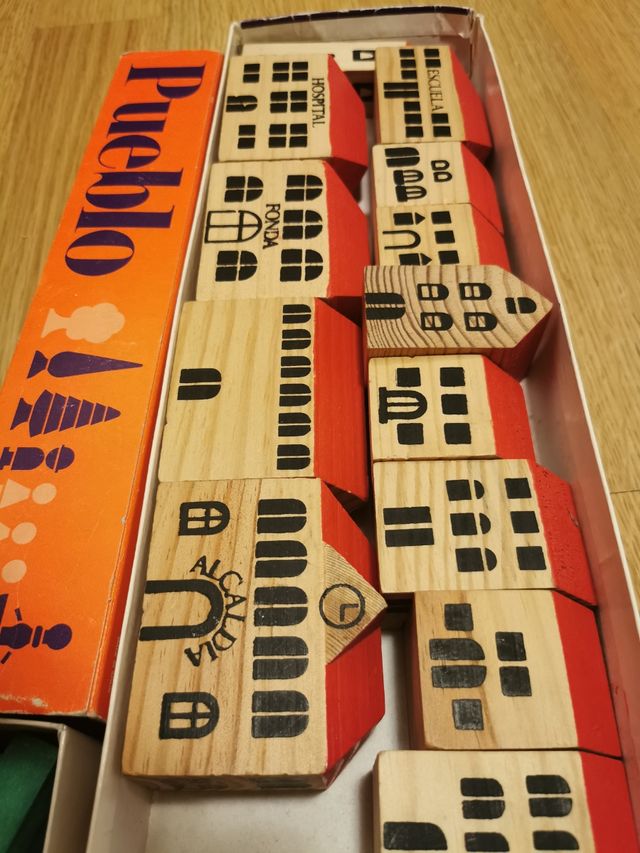 Juego de Madera Poble. Pueblo de Cabirol